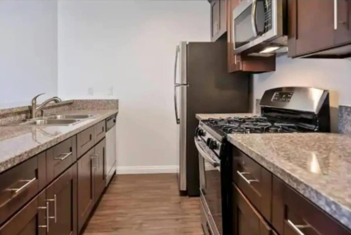 Hollywood Heights 2br With Rooftop Pool And Stunning Views Los Angeles